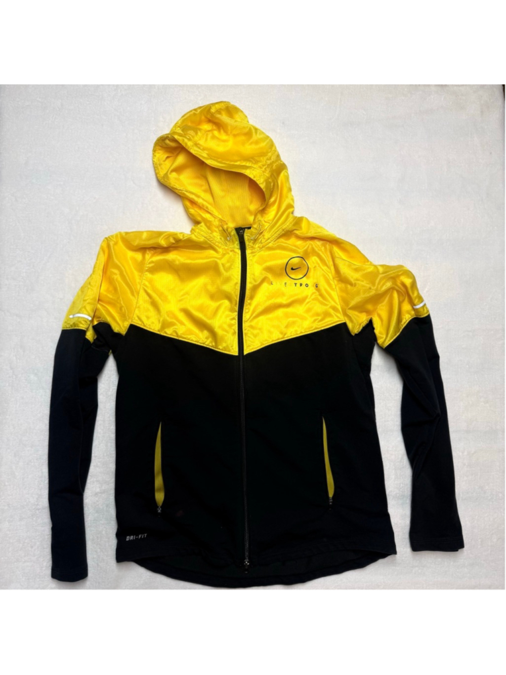 Men's Nike Livestrong Performance Windbreaker Large Yellow Black Vintage - Picture 2 of 14